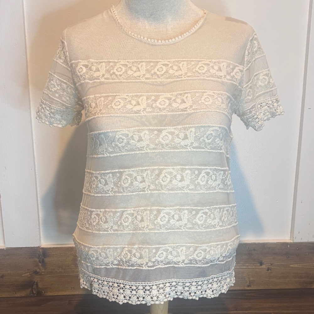 Forever 21 Cream Lace Short Sleeve Button Down Back Top- Size S